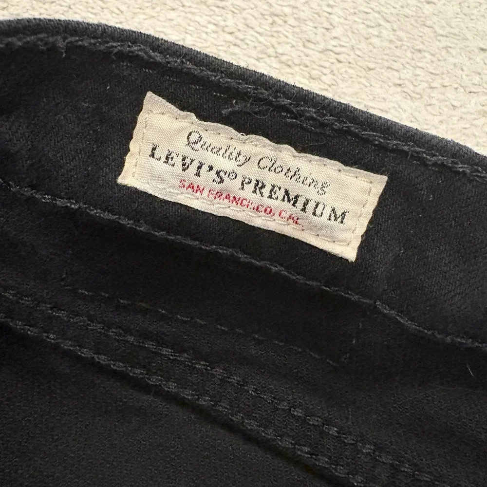 Levi’s Premium High Rise Wedgie Straight, 31x28 - Picture 3 of 4